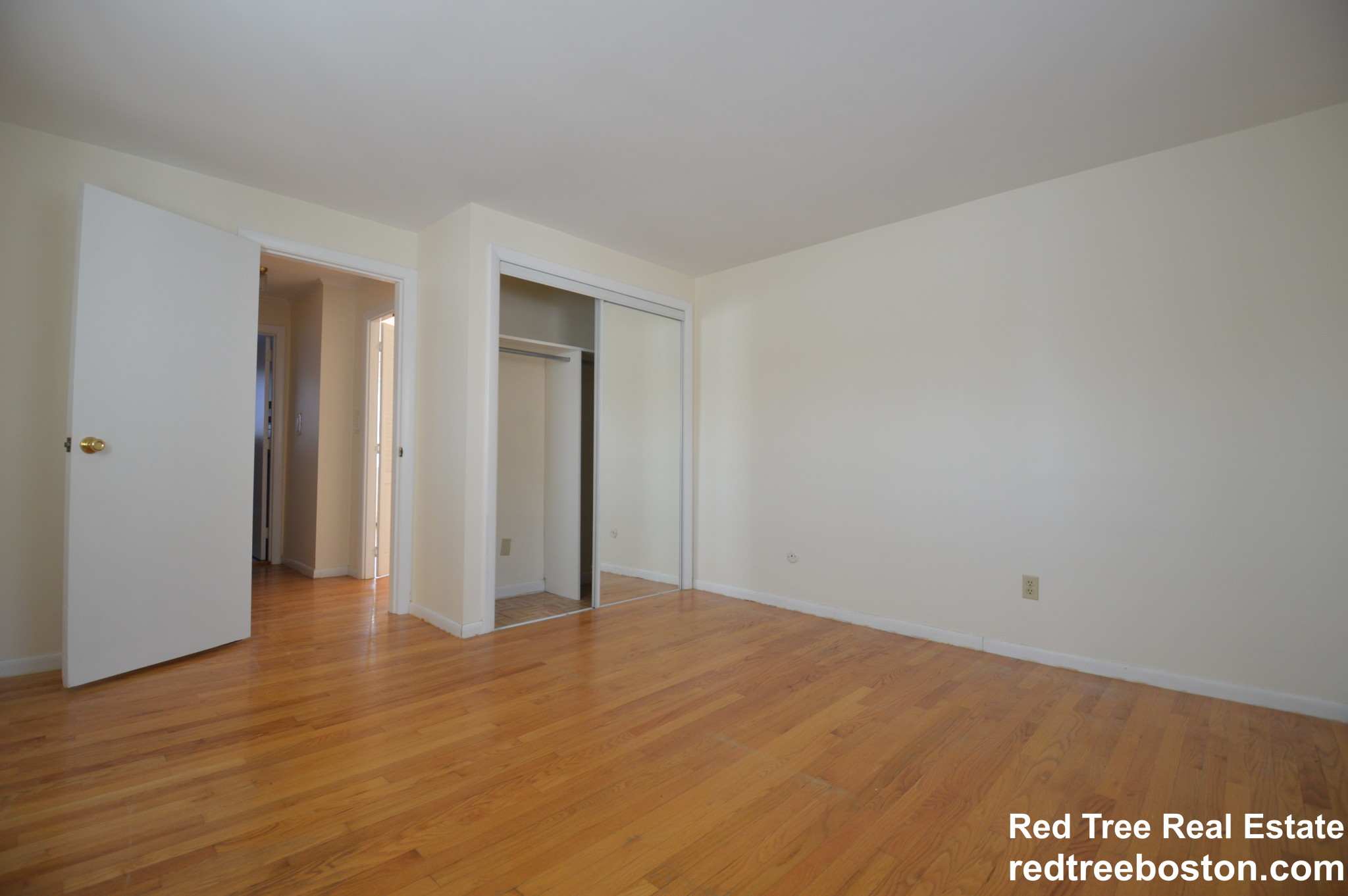 54 Bryon Rd, Chestnut Hill