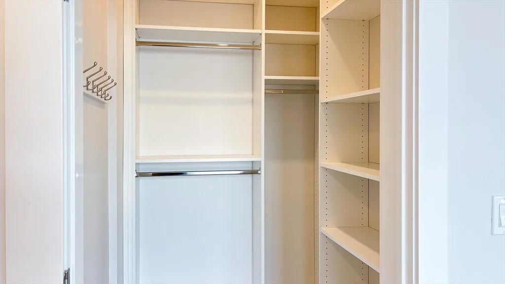 131 Cambridge St, Burlington