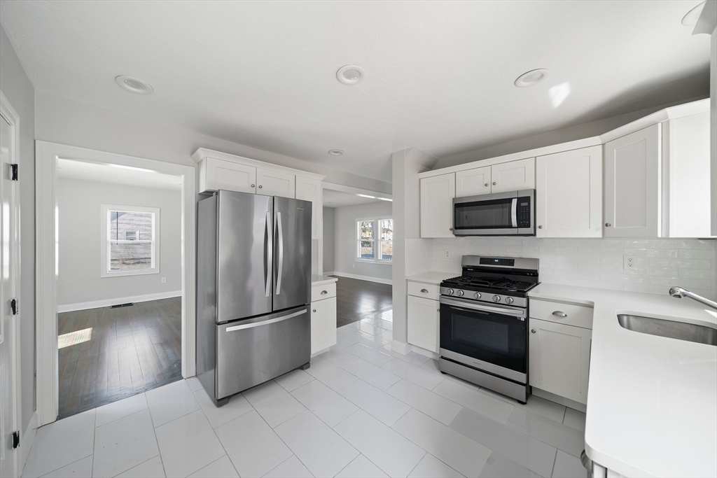 35 Phillips Ave, Stoughton