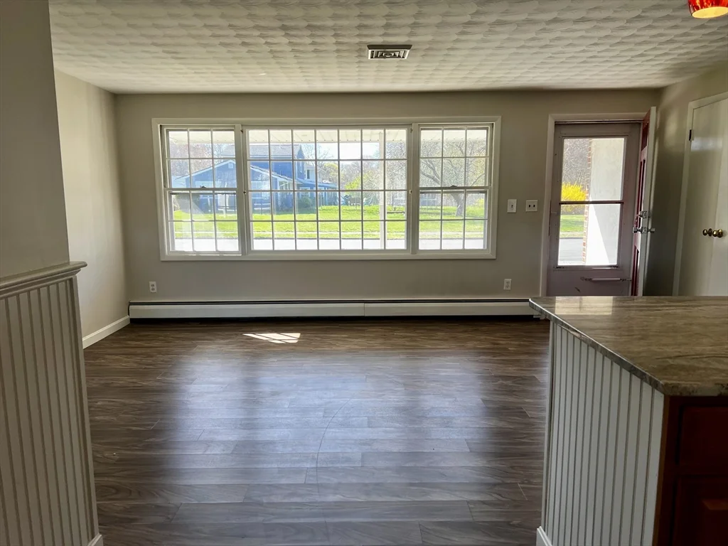 1 Perkins Rd, Danvers