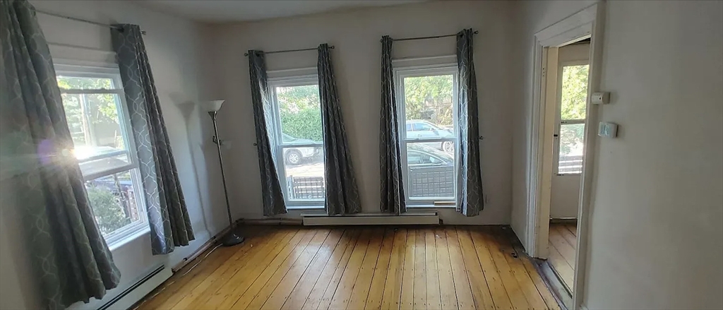 22 Hingham St, Cambridgeport