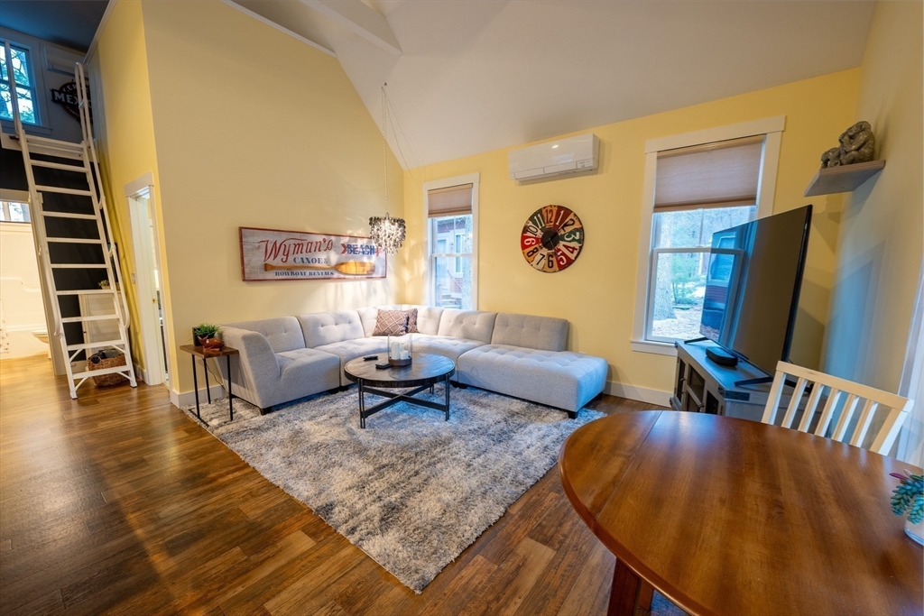 23 Fox Run, Westford