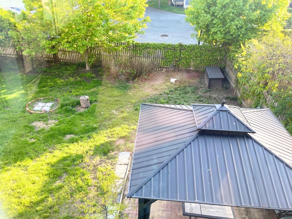 20 Pleasant St, Salem