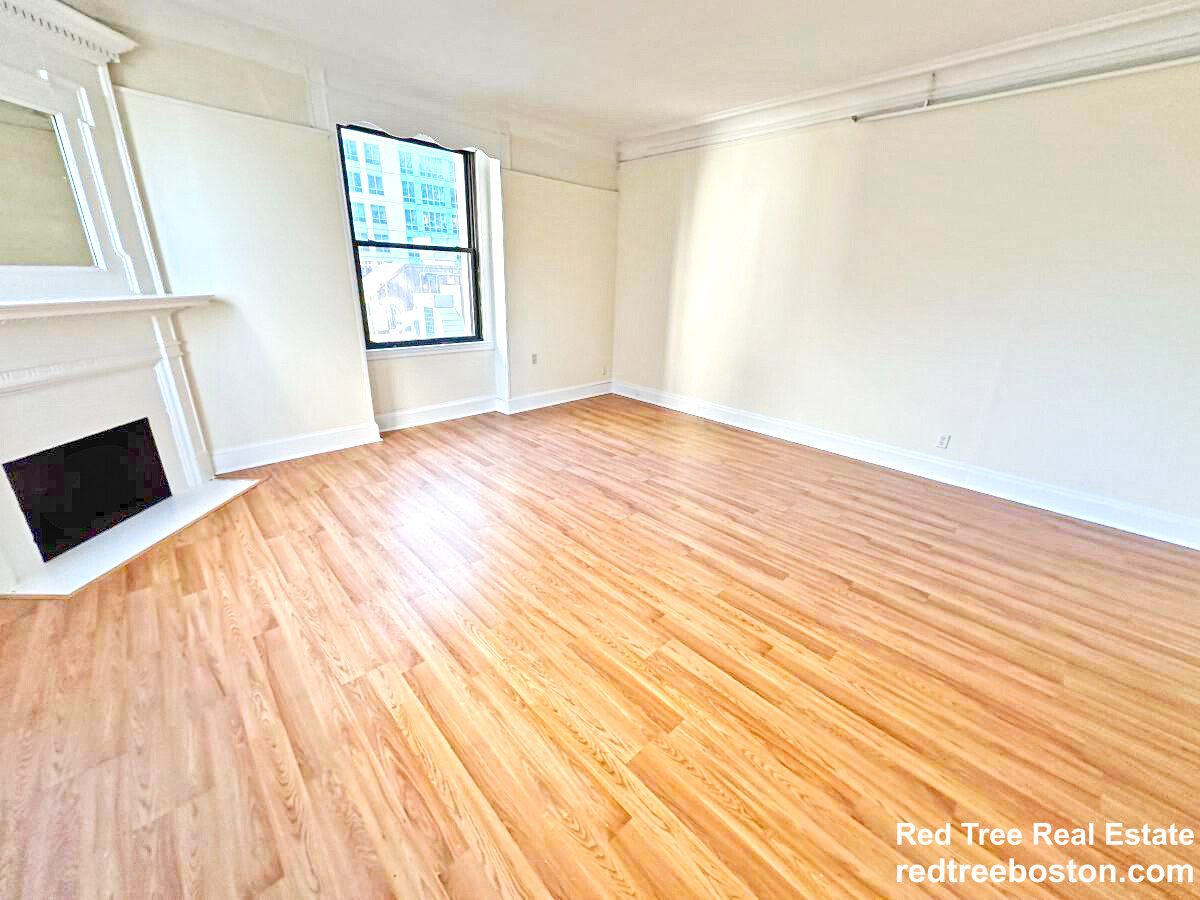 62 Boylston St, Midtown