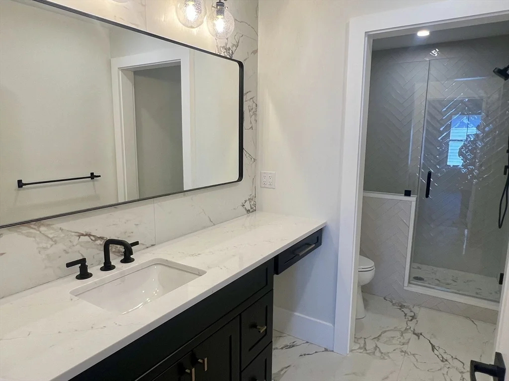 10 Webber Ave, Bedford