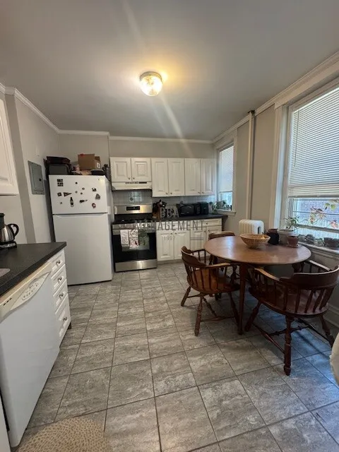 98 Strathmore Rd, Brighton