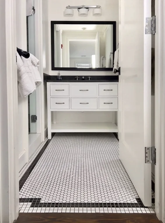 25 Broad St, Nantucket