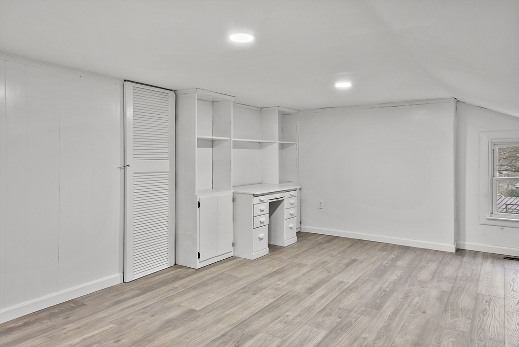 138 Walker Rd, Shirley