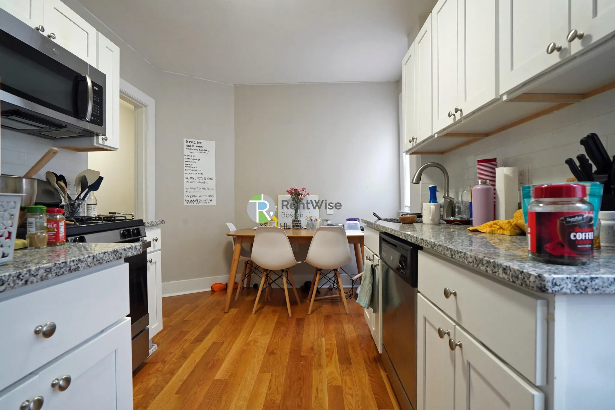 4 Ashford Ct, Allston