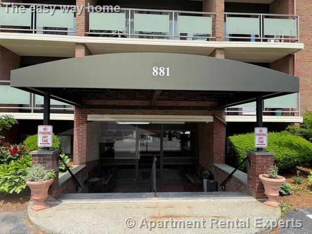 881 Broadway, Everett