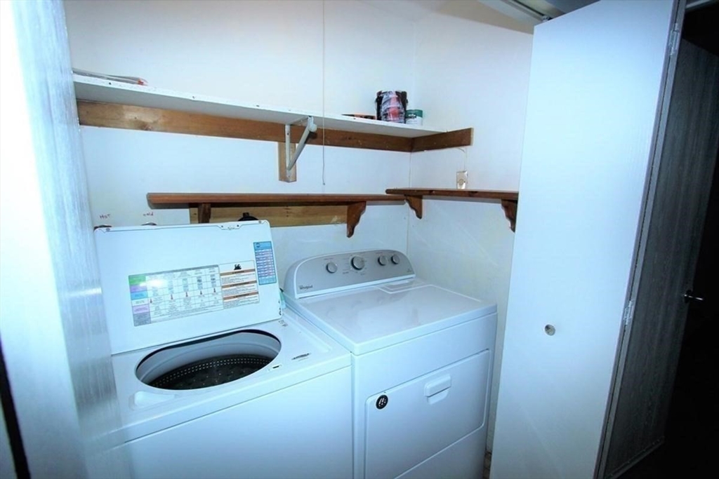 76 Highwood Dr, Franklin