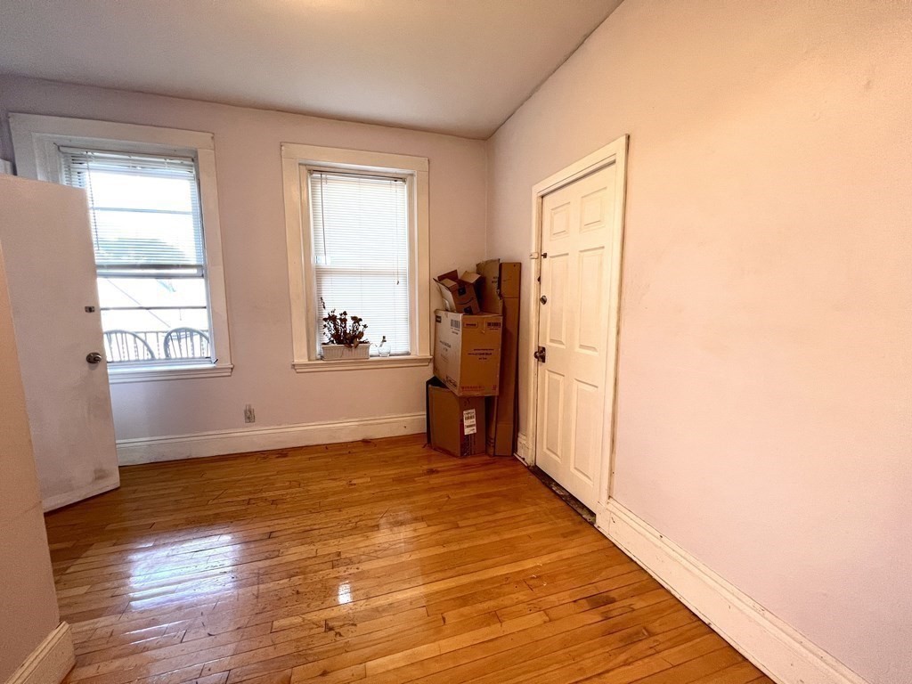 32 Reedsdale St, Allston