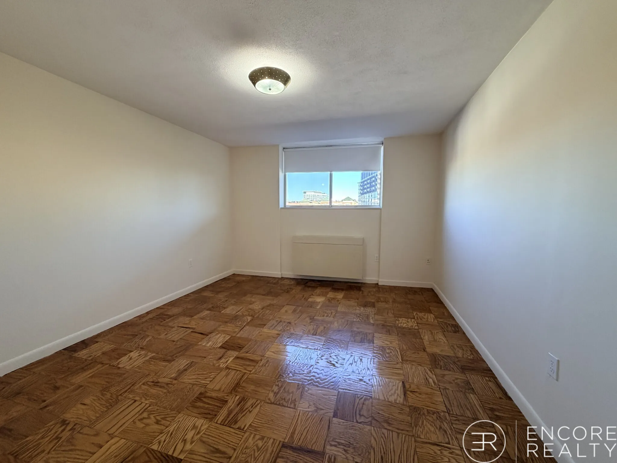 101 Monmouth Ct, Longwood