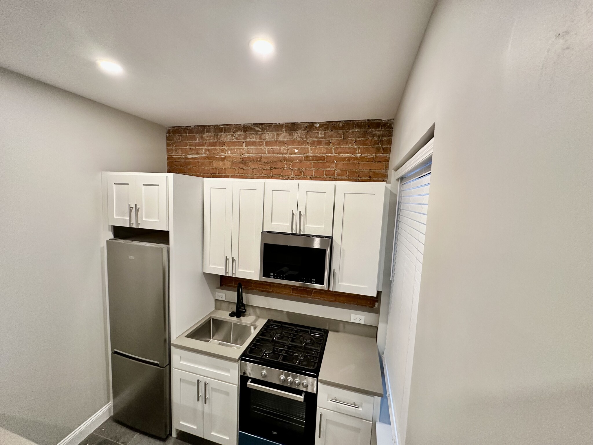 181 Saint Botolph, South End