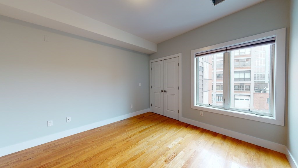 41 W 2nd St, South Boston