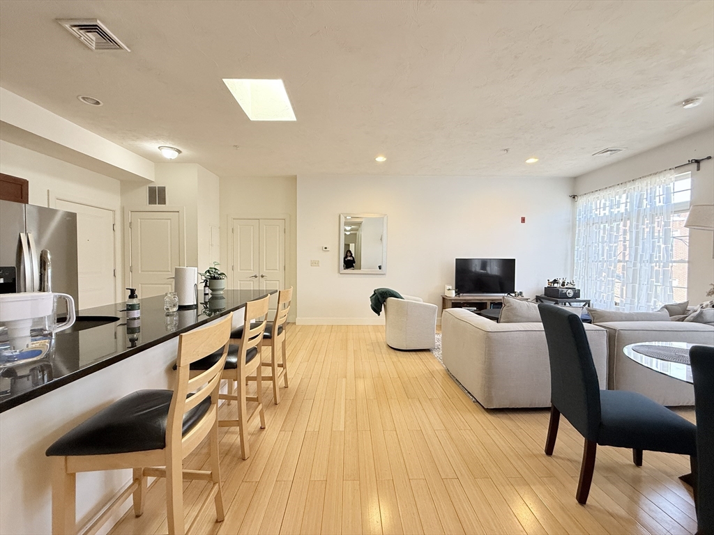 9 Gardner St, Allston