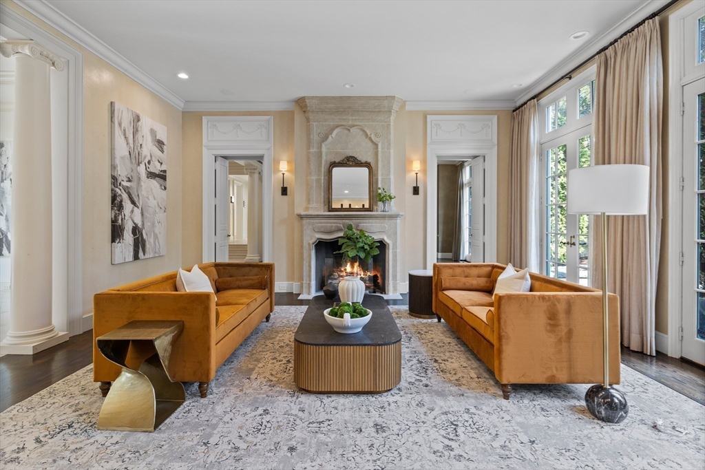 120 Cabot St, Chestnut Hill