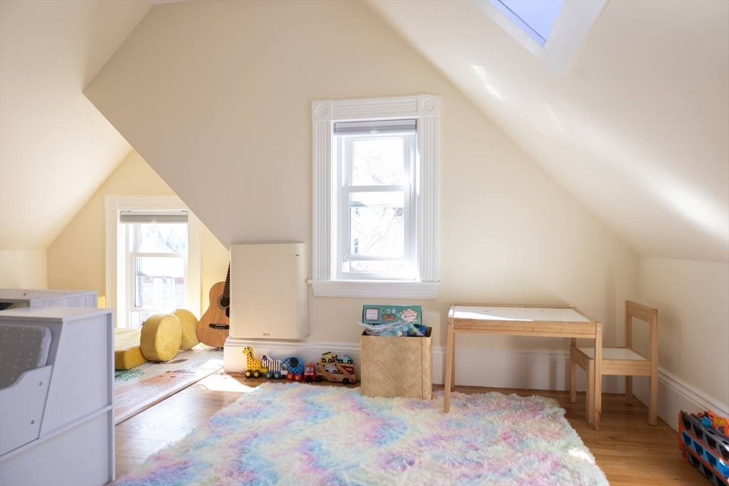 21 Edge Hill St, Jamaica Plain