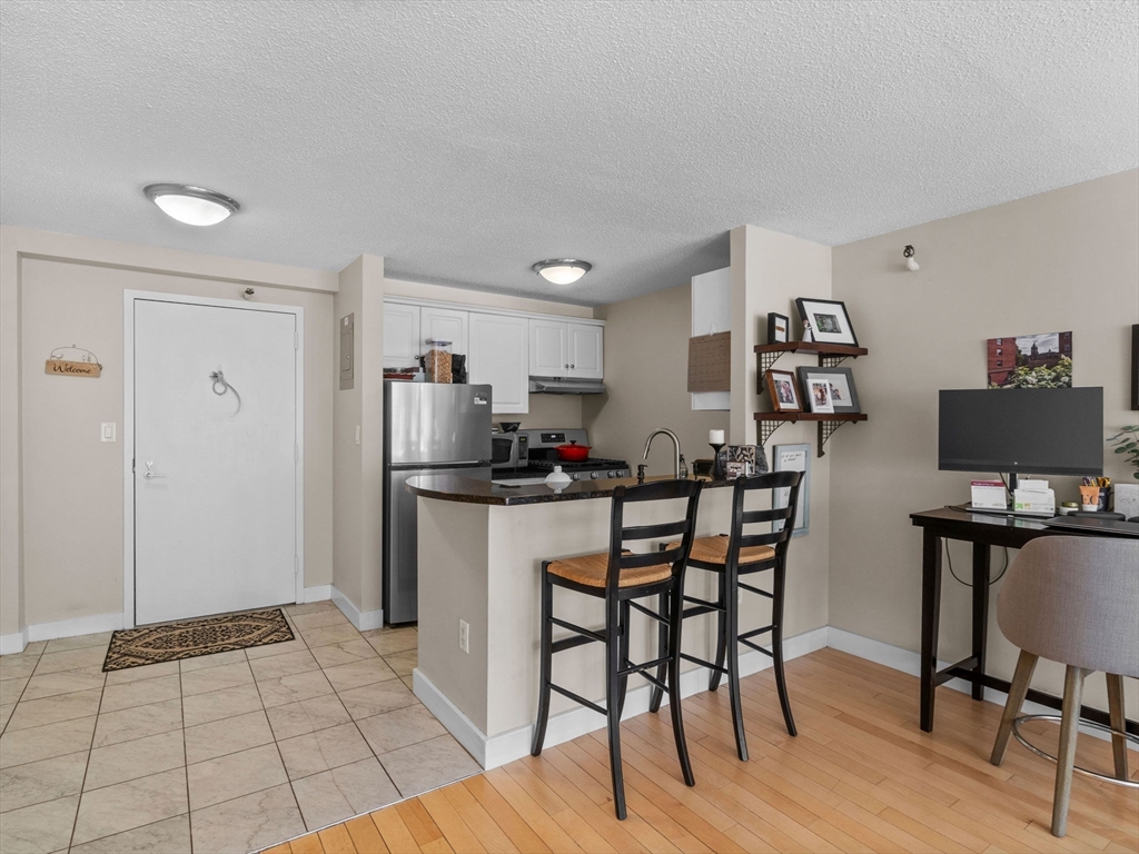 42 8th St, Charlestown