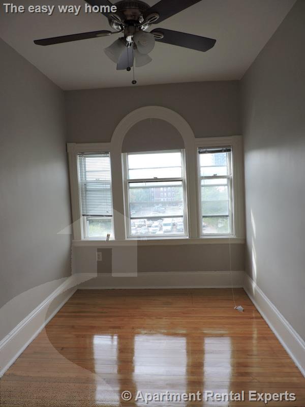 12 Pleasant St, Central Square