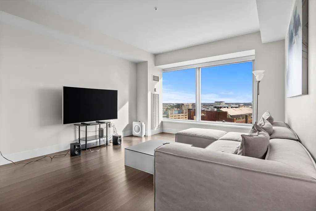 110 Stuart St, Back Bay