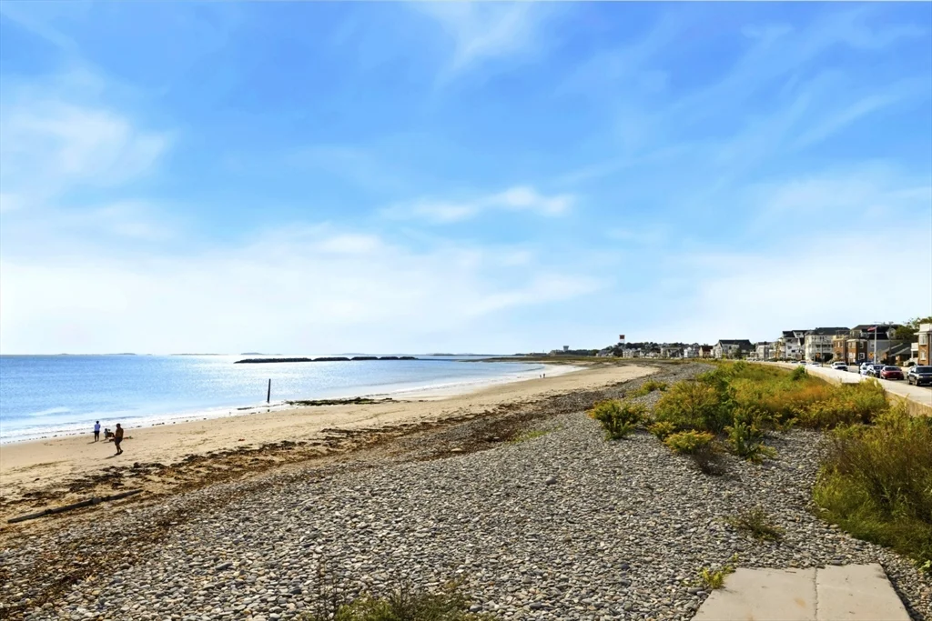 222 Winthrop Shore Dr, Winthrop