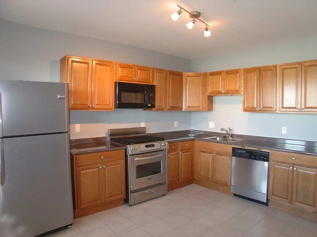 53 Middle St, South Boston