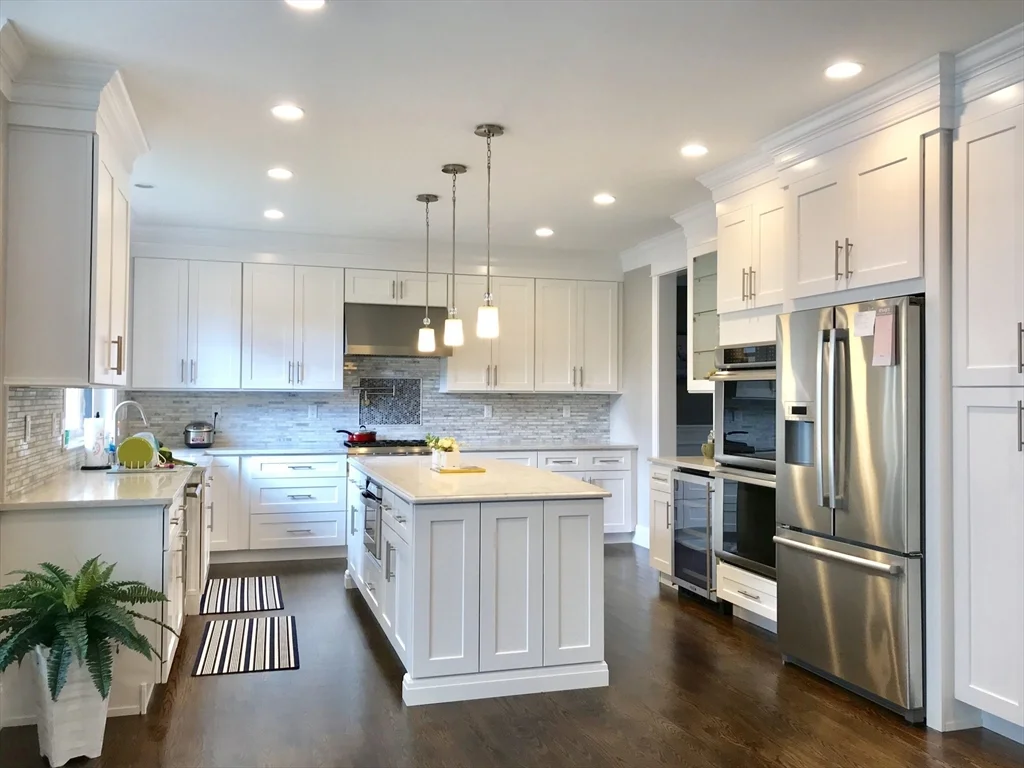 301 Linden St, Wellesley