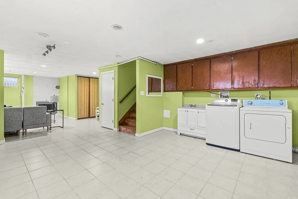 35 Fells Avenue Ter, North Medford