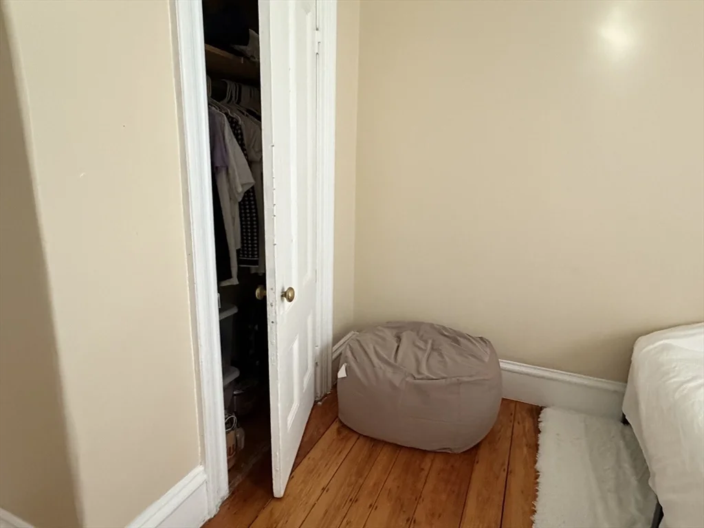 227 Roxbury St, Roxbury