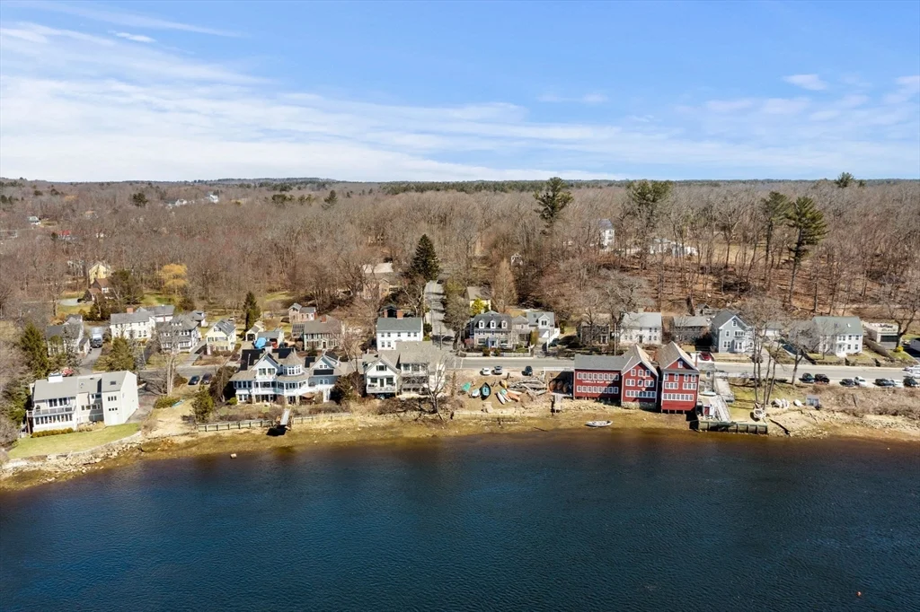 452 Main St, Amesbury