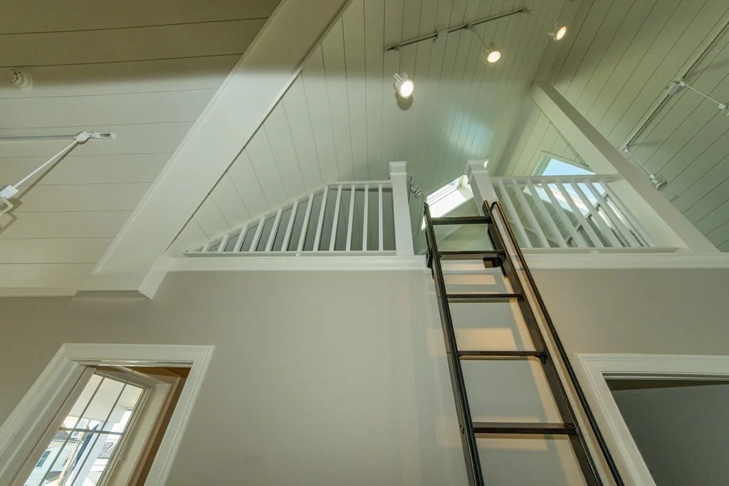 176 Winthrop Shore Dr, Winthrop