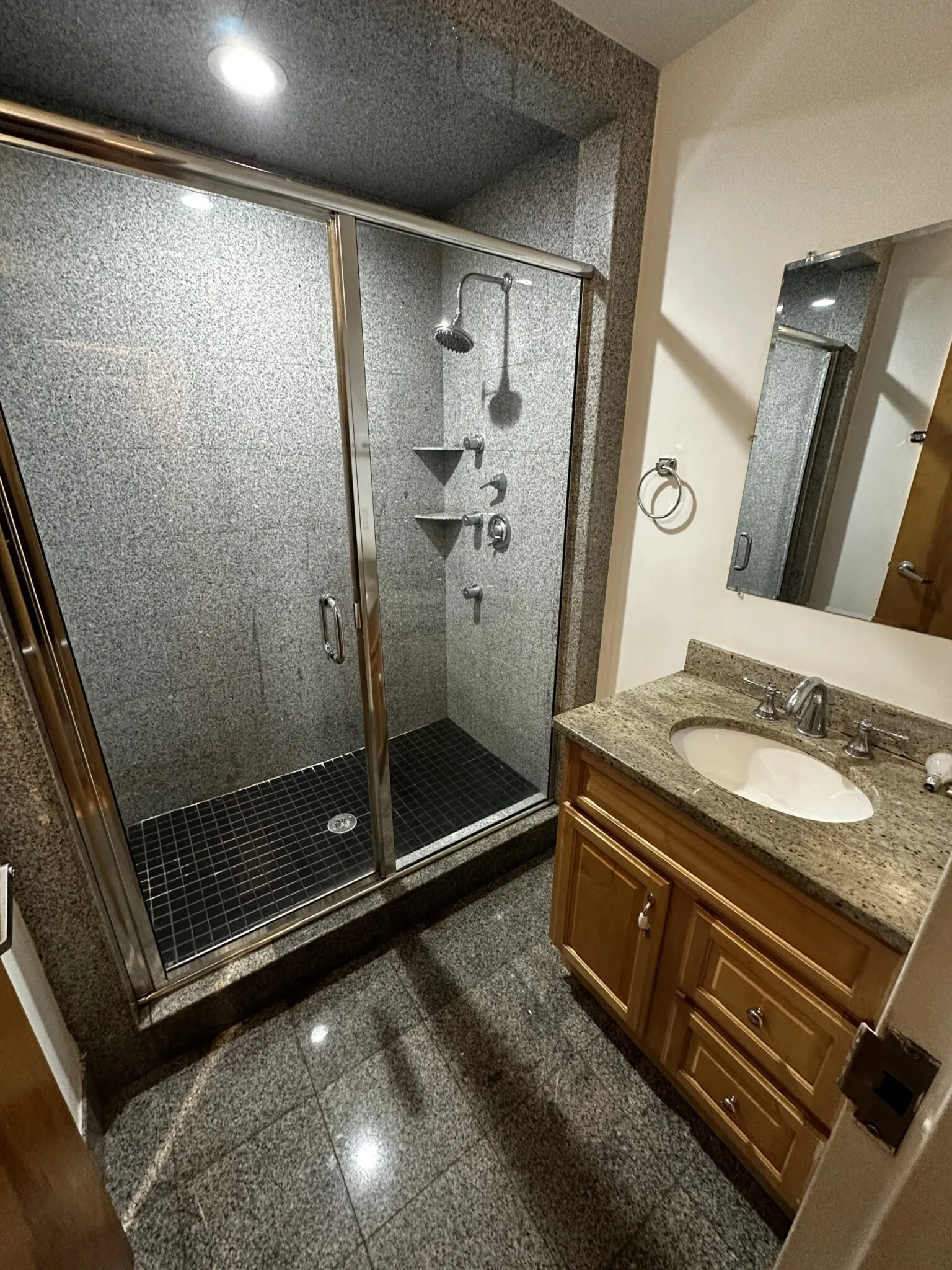 254 Friend St, West End