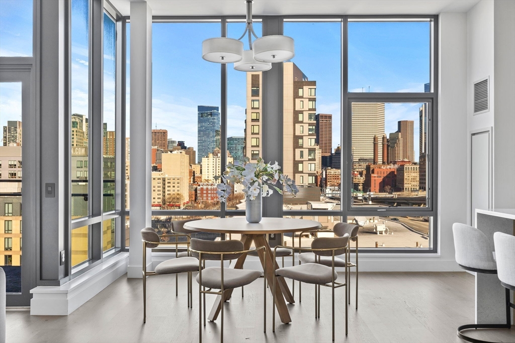 40 Traveler, South End