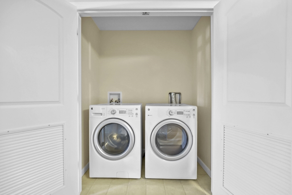 1275 Turnpike St, North Andover