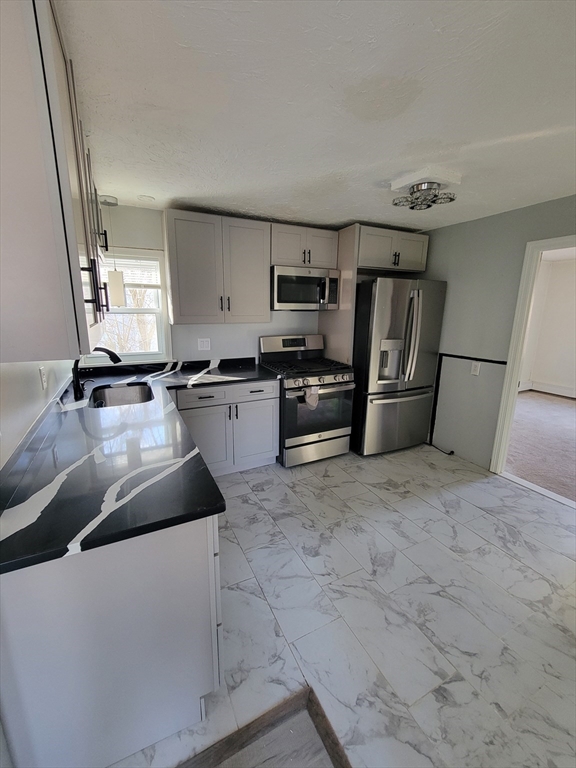 64 Summer St, Stoughton