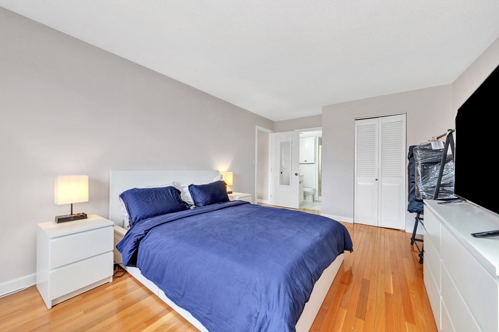 1580 Massachusettsave, Harvard Square