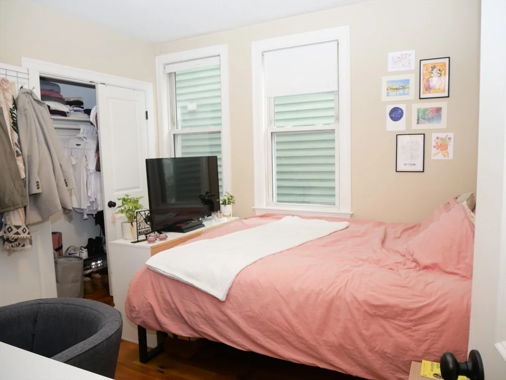 255 Paris, East Boston