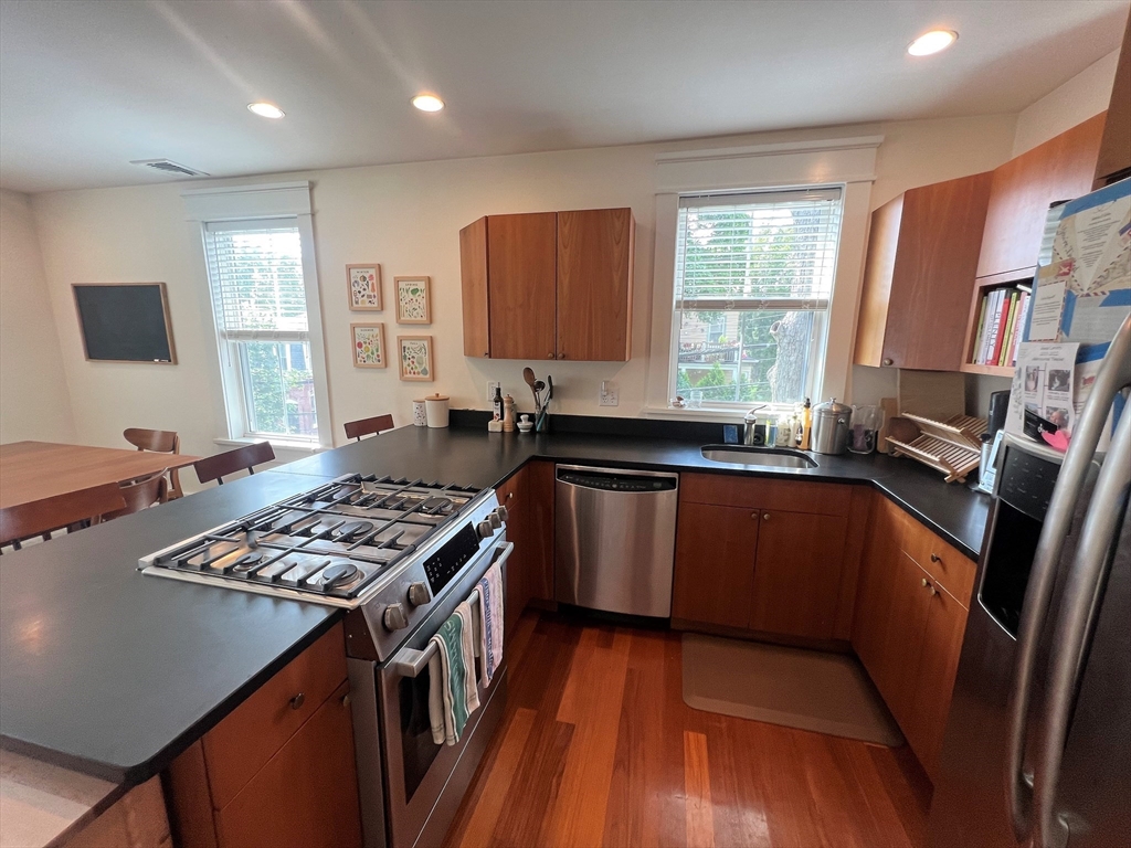 44 Rockview St, Jamaica Plain
