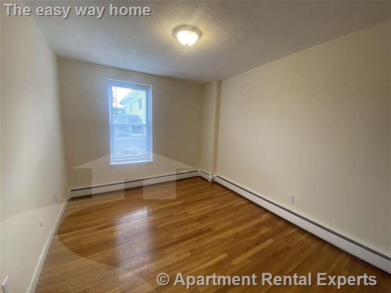 164 N Beacon St, Brighton