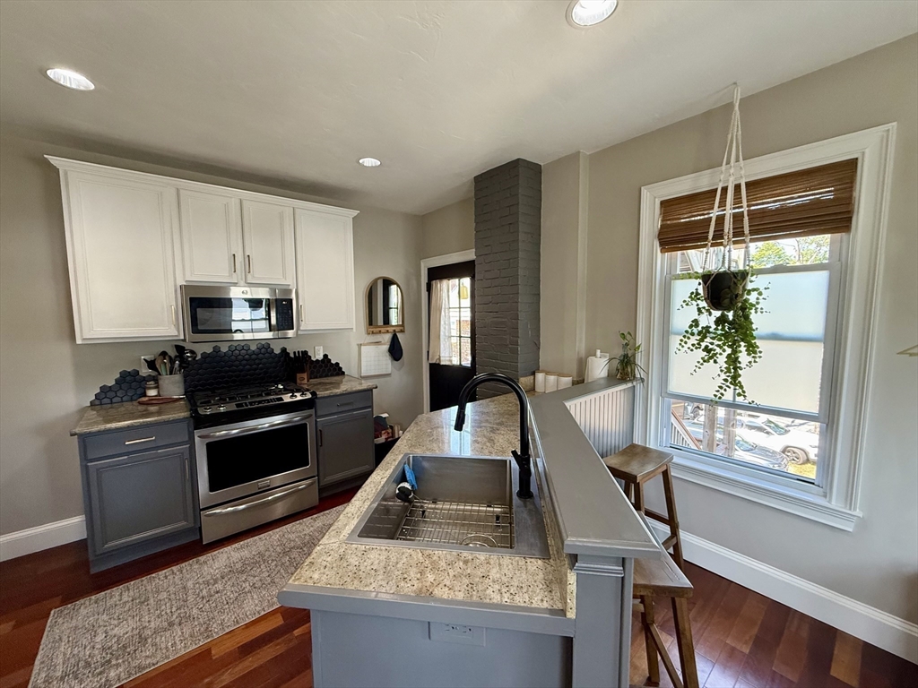 123 Court St, Downtown