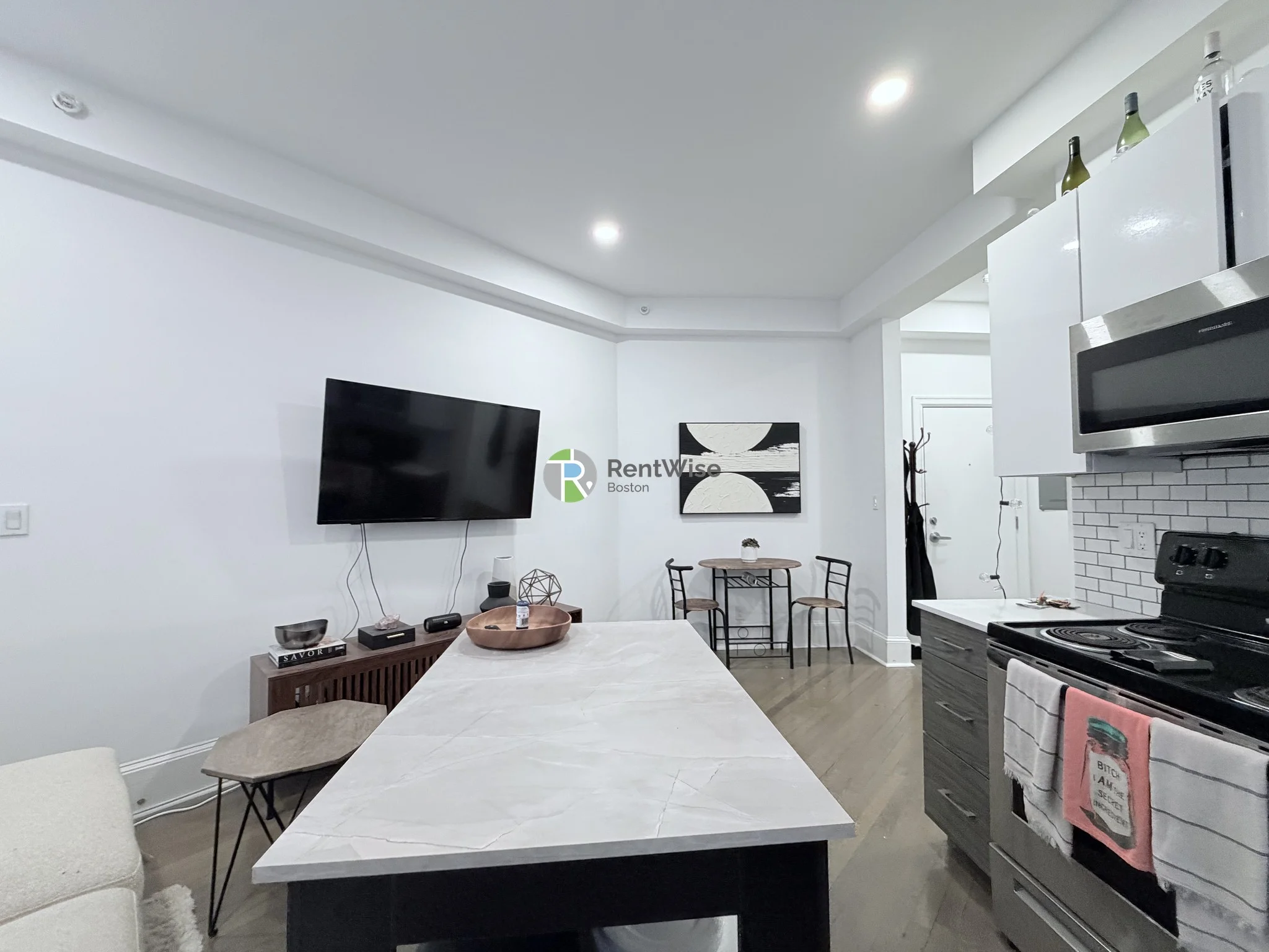 11 Queensberry St, Fenway