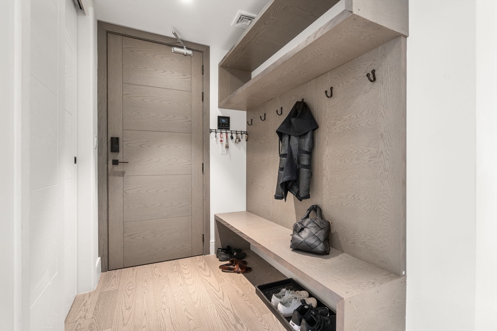 69 Walnut, Boylston Street