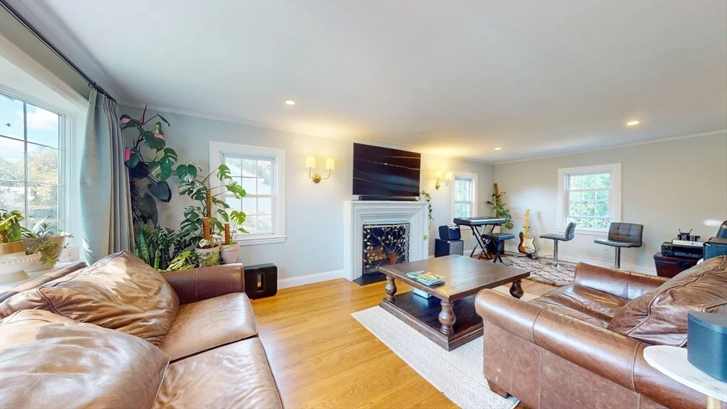 49 Ripley Rd, Medford