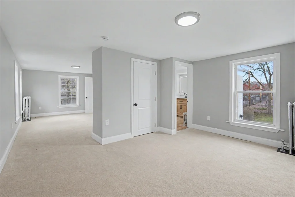 122 Chapin Rd, Hudson