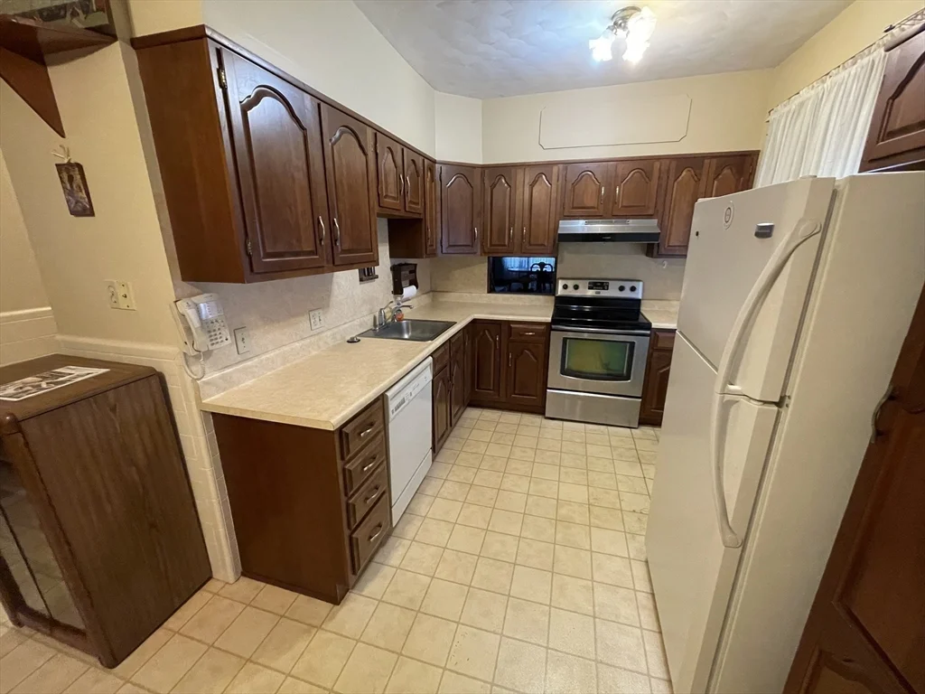 51 Richmond Ave, West Side