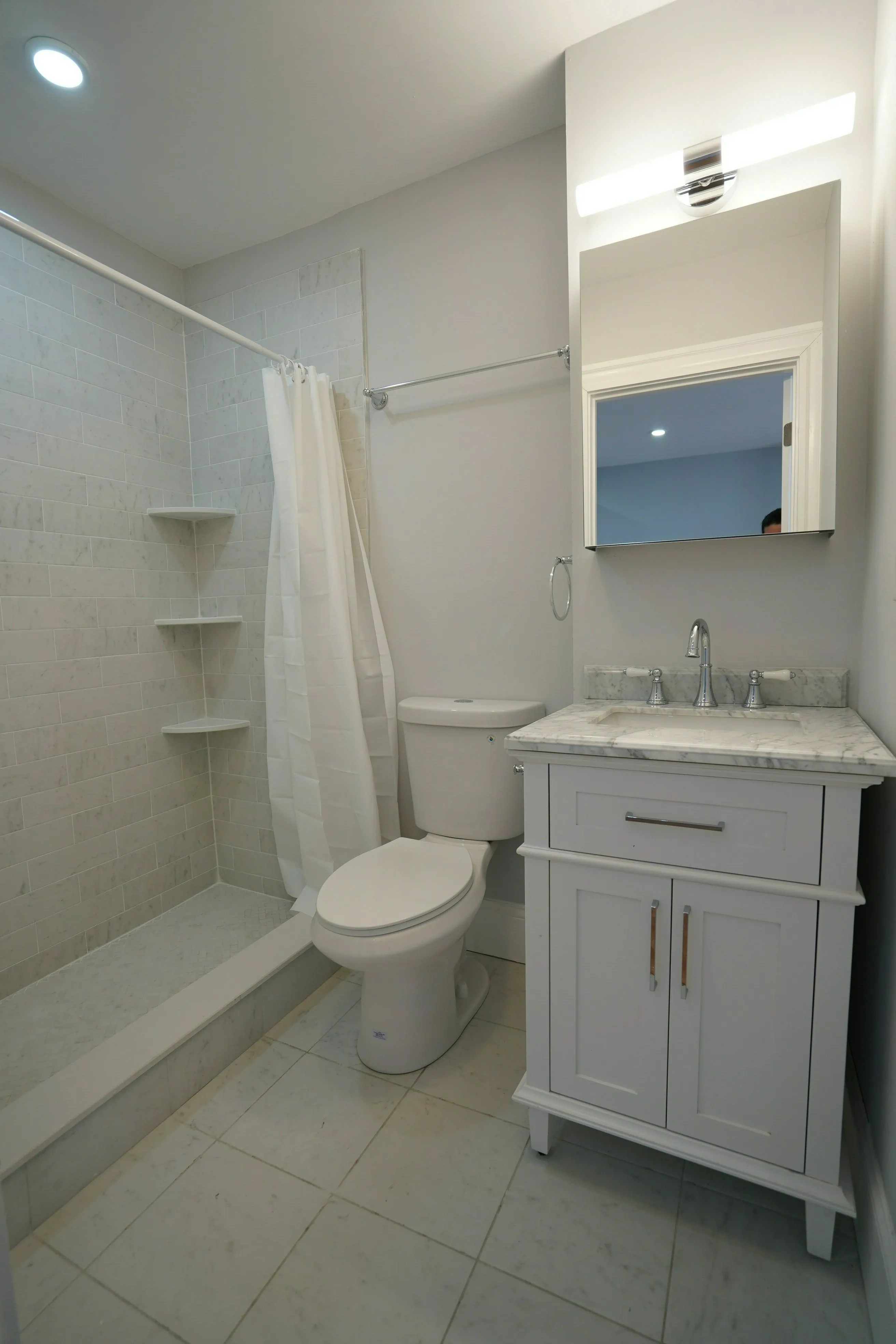 372 Oxford St, Ward Two