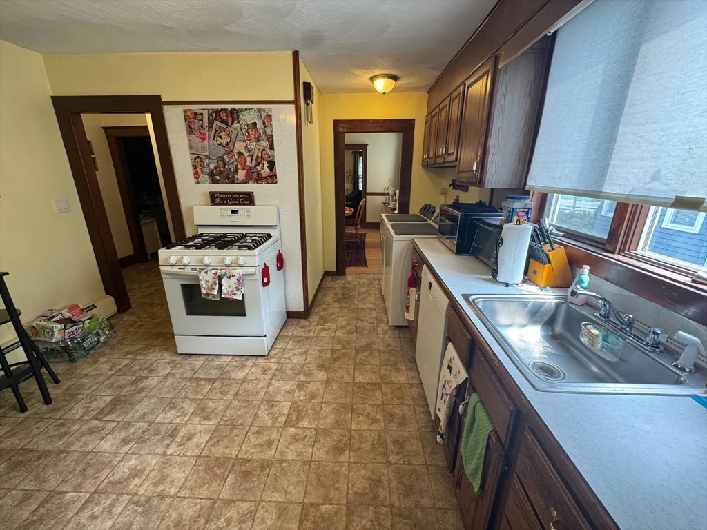 198 School St, Watertown