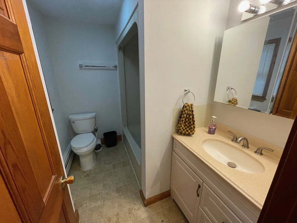 21 Court St, Groton