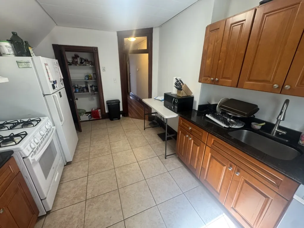 582 Cambridge St, Beacon Hill